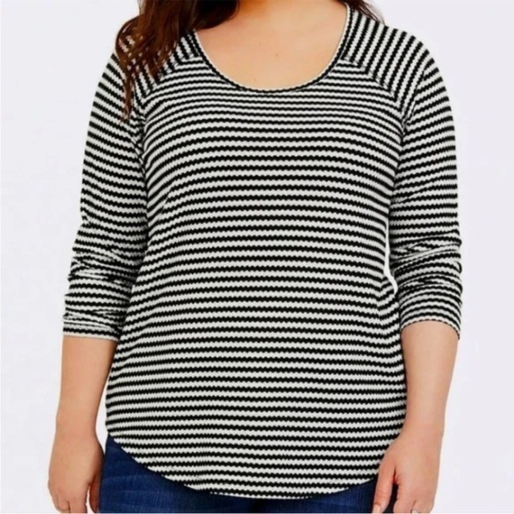 Torrid Striped Long Sleeve Raglan Knit Top Women's Plus Size Black‎ White Size 3